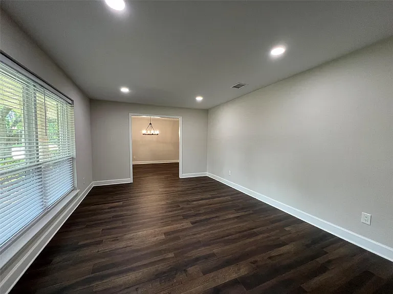 10903 Albury Dr — Photo 4