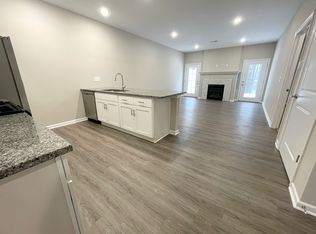 285 Shadow Ln, Orchard Park, NY 14127