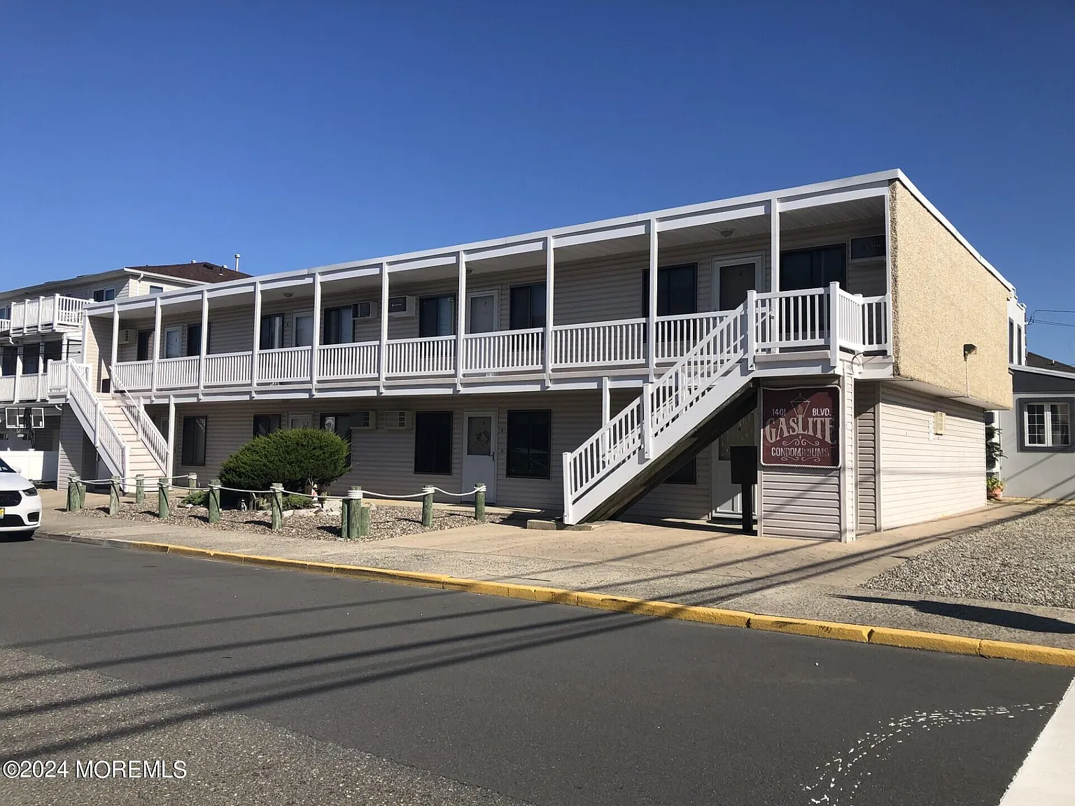 2 bed, 600 sqft, $1,650 — Photo 2