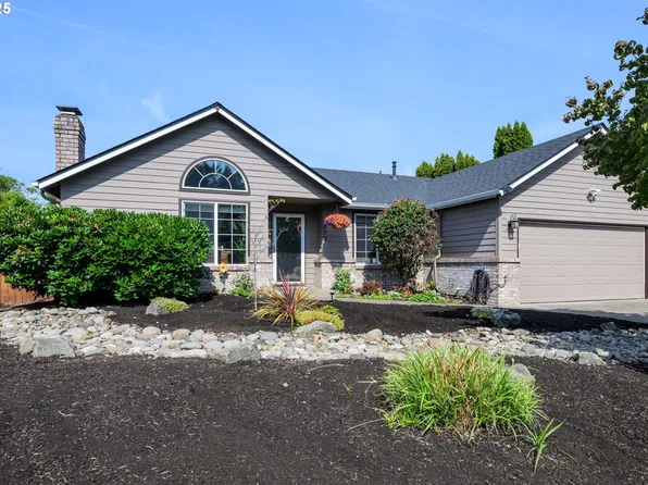 870 Sheraton Dr, Eugene, OR 97401