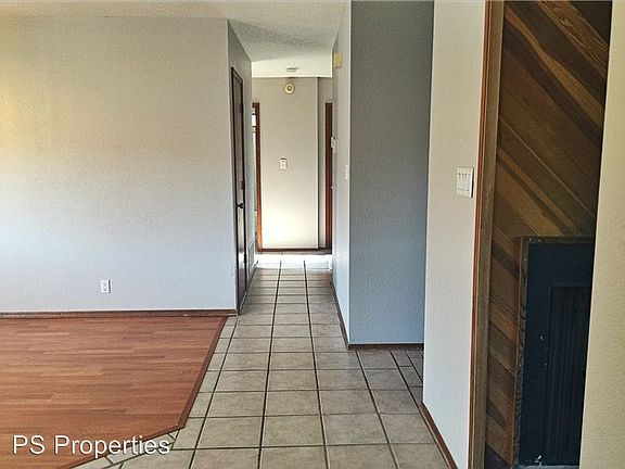 4th image of 7819 Wagon Mound Ct NW