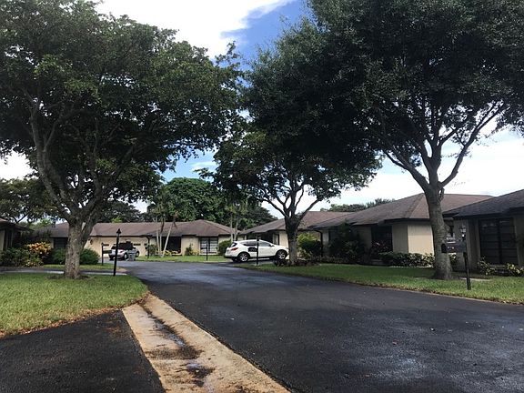 4th image of 10148 Eaglewood Ter APT A