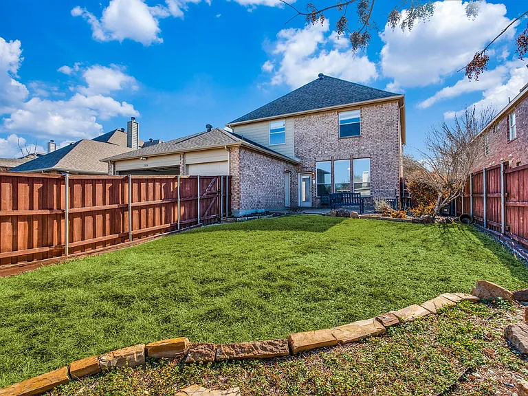 1920 Hillcroft Dr — Photo 13