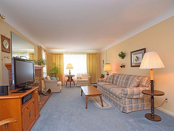 4th image of 2770 Geraldine Dr