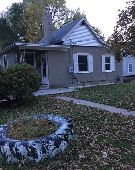 1st image of 1818 5th St E