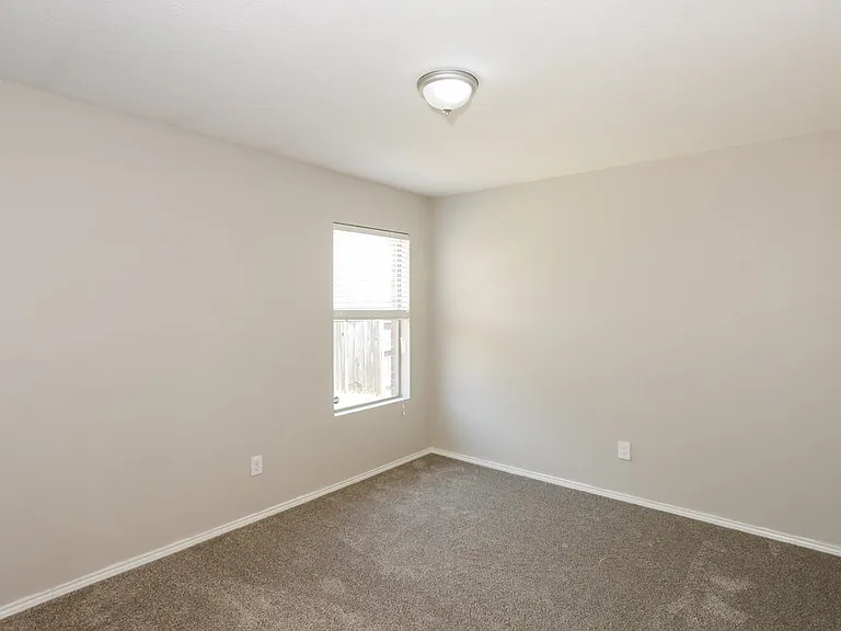 1520 Castle Ridge Rd — Photo 13