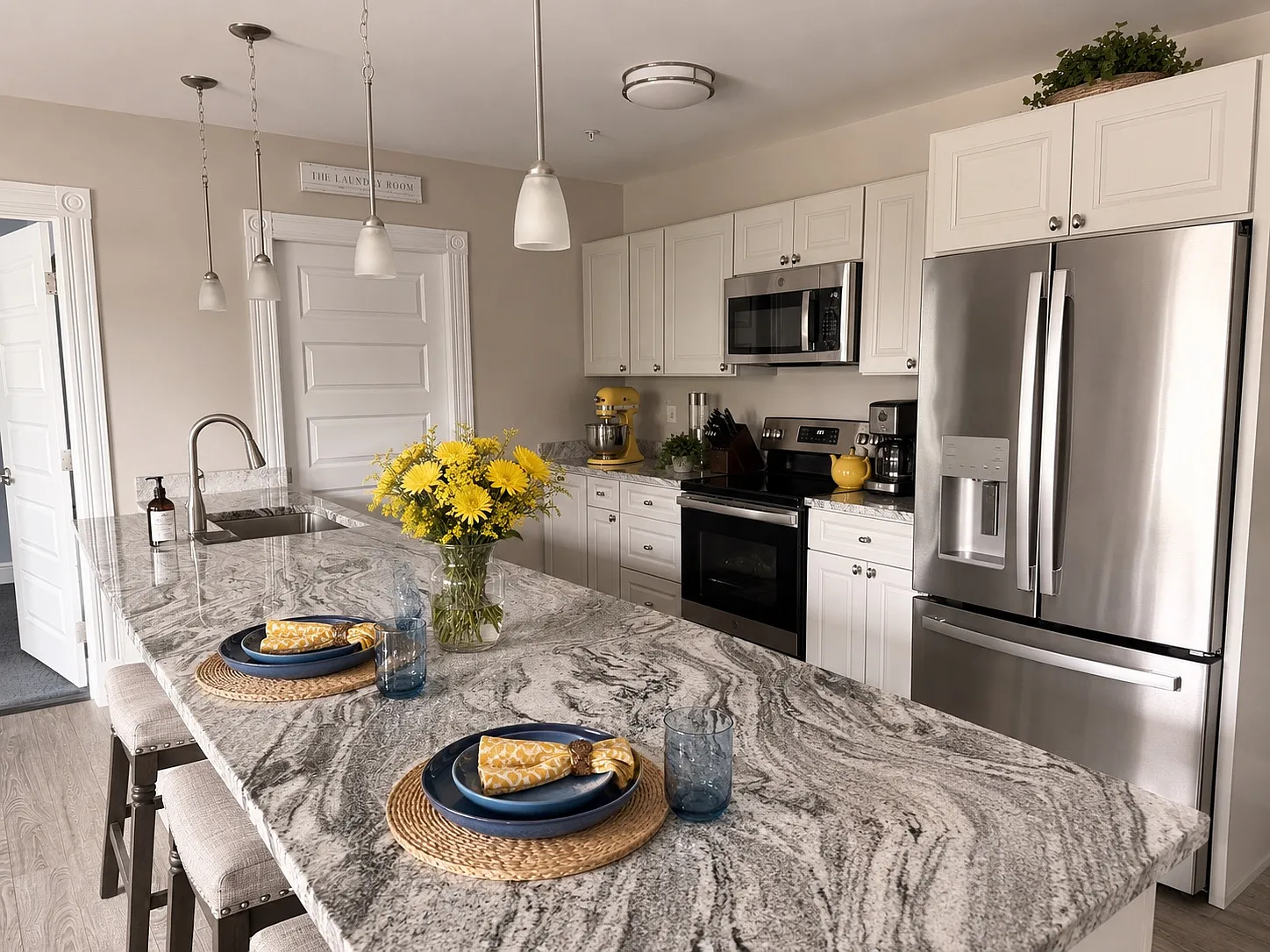 2 bed, 1023 sqft, $2,850 — Photo 4