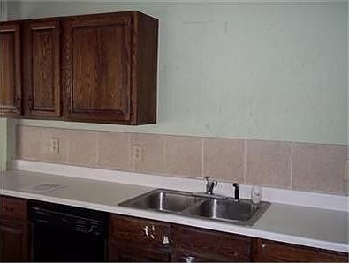 5th image of 47 Waverly Ave
