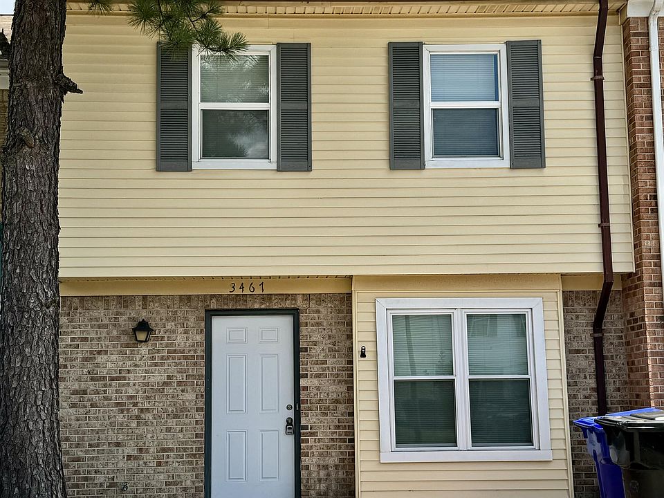 Cute and spacious town house, completely updated in 2020