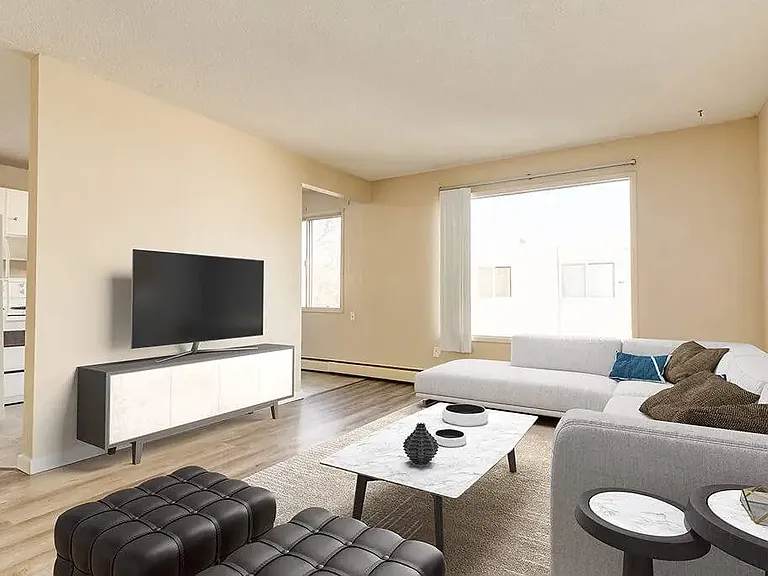 5905 47a Ave #15 — Photo 1