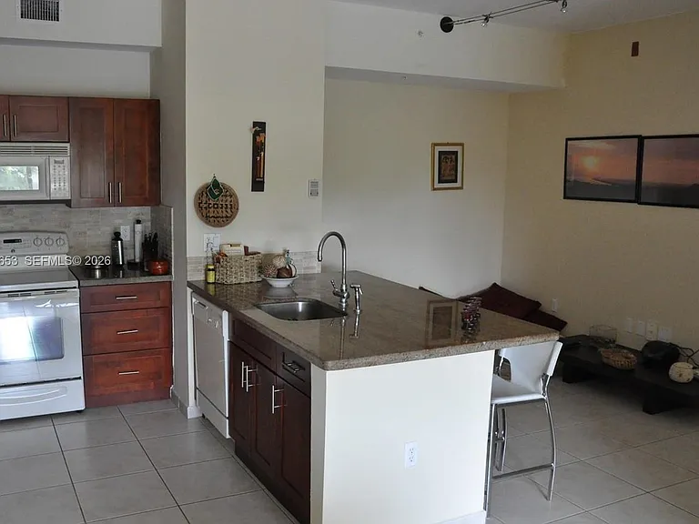7330 NW 114th Ave #2015 — Photo 5
