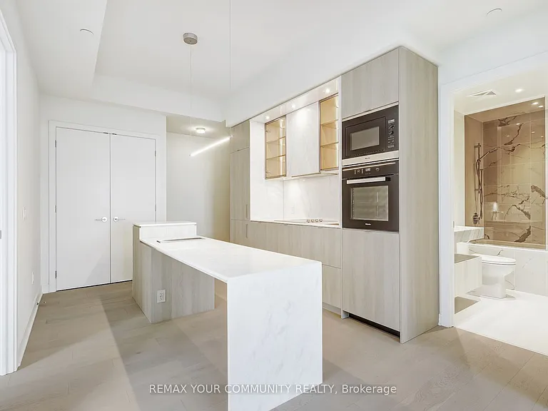 11 Yorkville Ave N #4402 — Photo 10