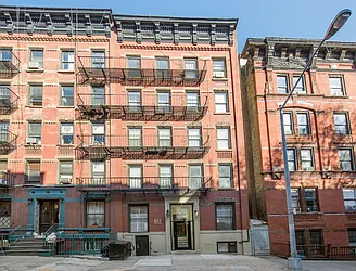 Rented by R New York