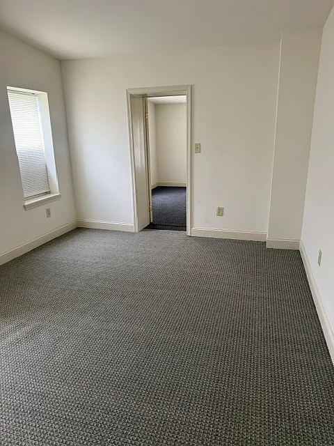 3 bed, $1,500 — Photo 3