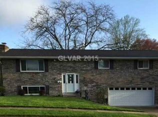 725 Greenview Dr, Tipp City, OH 45371