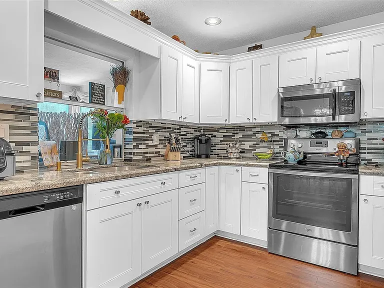 7401 NW 94th Way — Photo 7