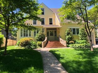 16 Roosevelt Ave #1, Larchmont, NY 10538