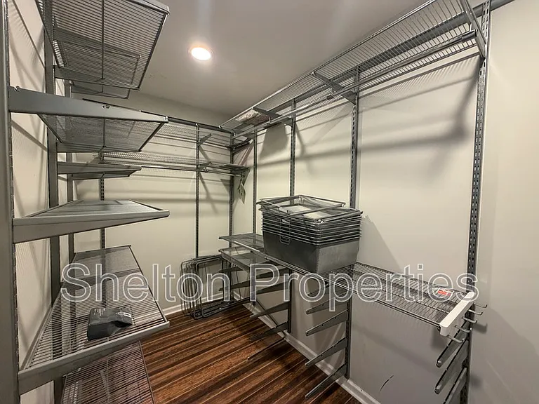 2514 E Fairmount Ave — Photo 20