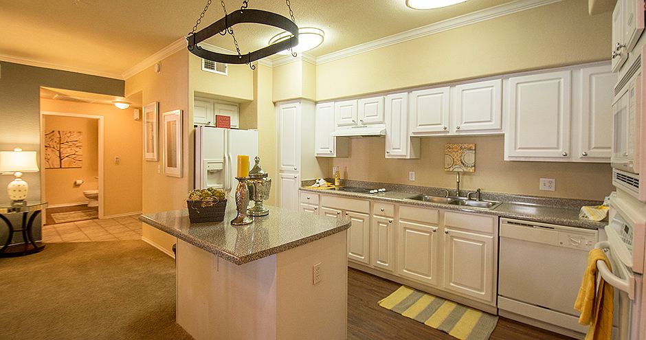 1st image of 1802 W Maryland Ave APT 1060