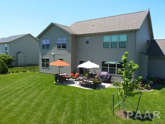 3rd image of 442 Garnet Dr