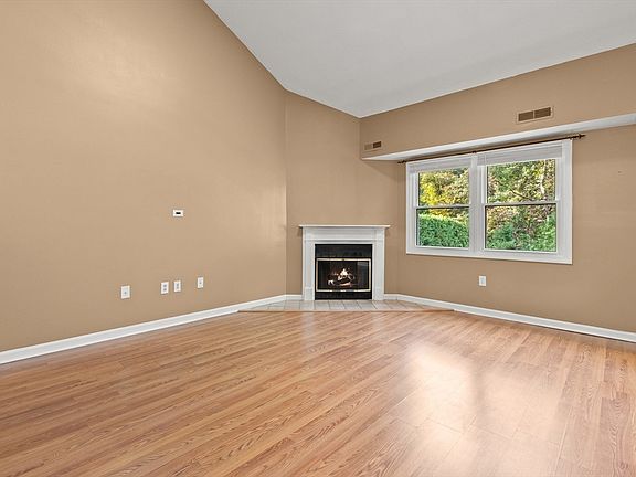 4th image of 64 Whalers Ln Unit 64