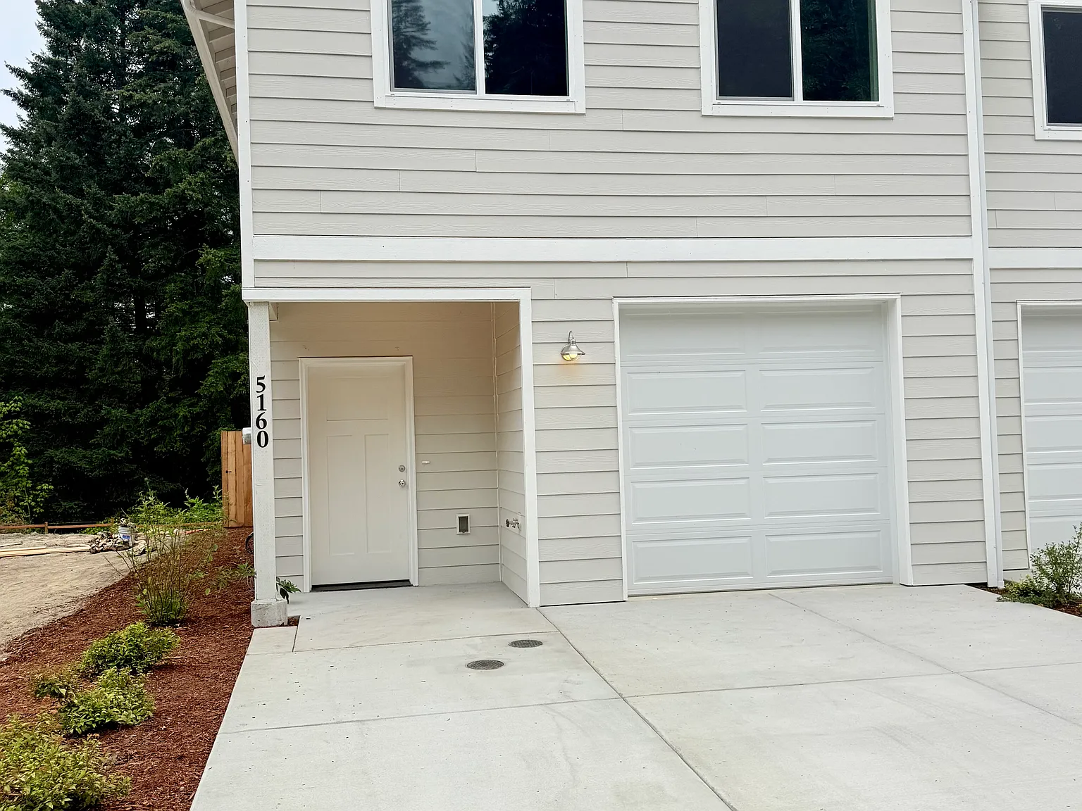 3 bed, 2.5 bath, 1499 sqft, $2,600 — Photo 2