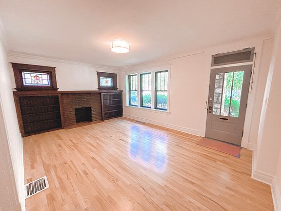2nd image of 5248 Bancroft Ave #B