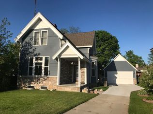 627 N 8th St, Manitowoc, WI 54220