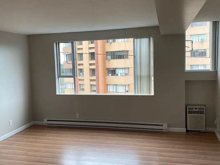 2020 Building — Photo 14