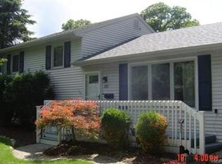 395 Hauxwell Dr, Lake Orion, MI