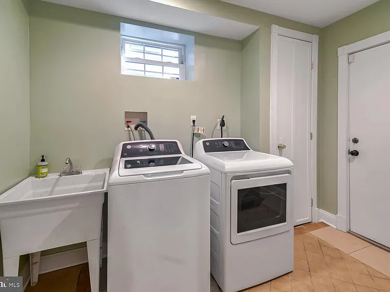8112 Eastern Ave NW — Photo 27