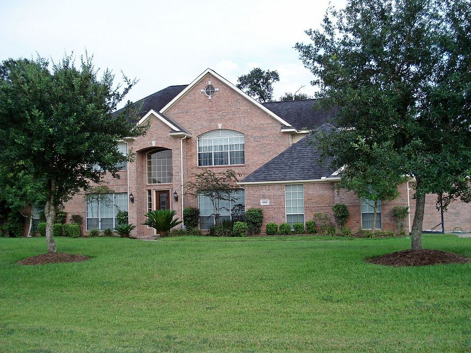 9006 Royal Crest Ln.