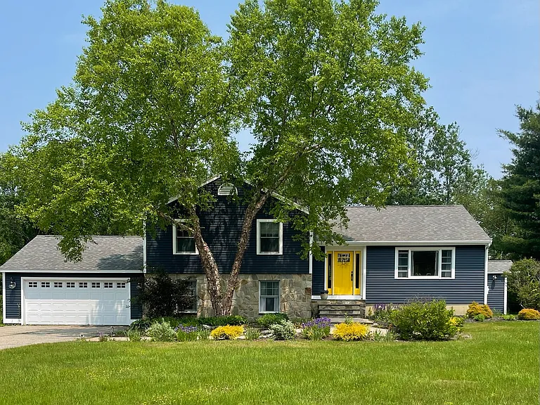 59 Airport Rd — Photo 1