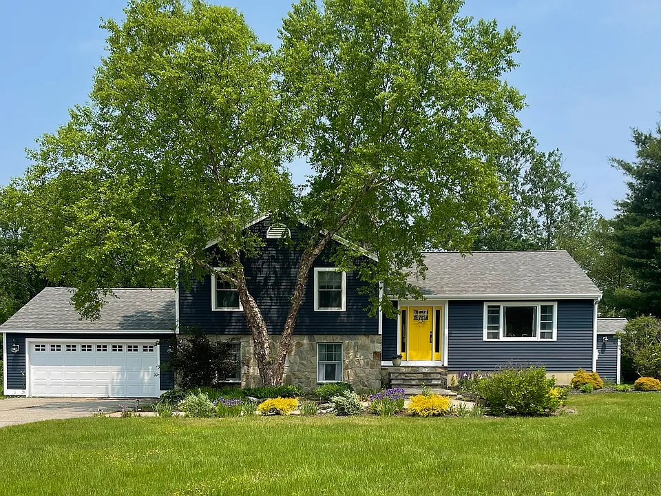 59 Airport Rd