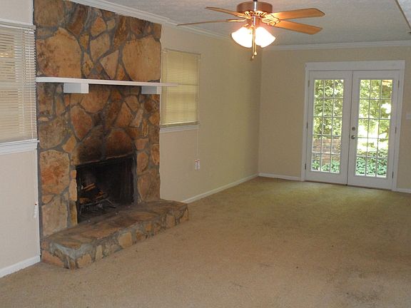 3rd image of 168 Jousters Ln