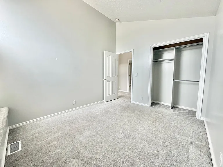 979 E Blue Heron Cir — Photo 5