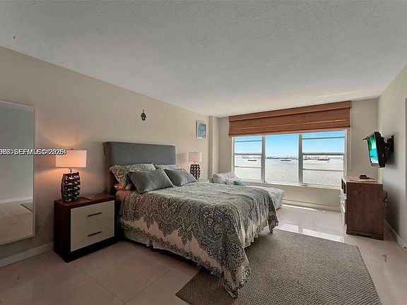 4th image of 11111 Biscayne Blvd #18E