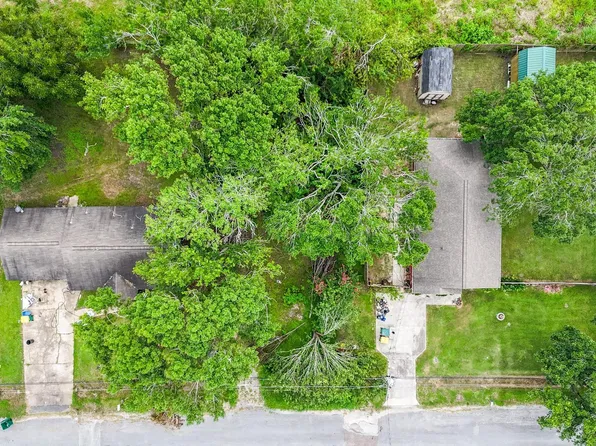 320 Holman St, La Marque, TX 77568