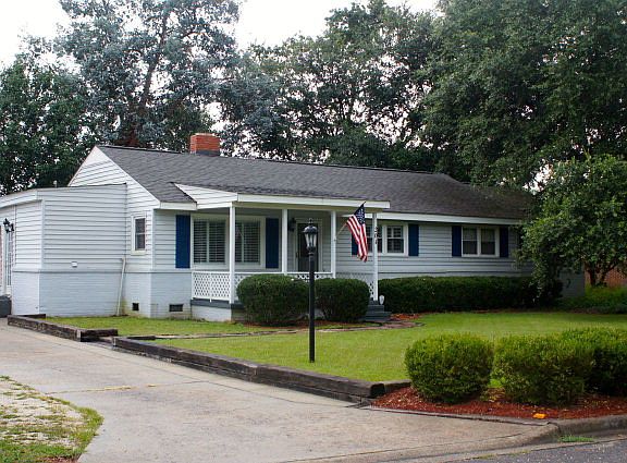 2nd image of 204 Crestwood Dr