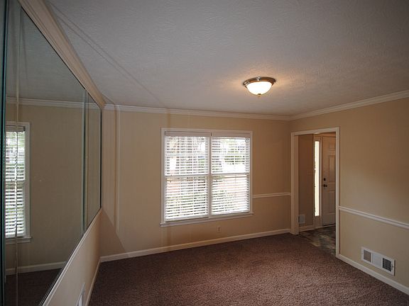 2nd image of 3149 Fairview Dr