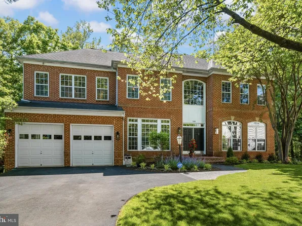 7136 Ayers Meadow Ln, Springfield, VA 22150