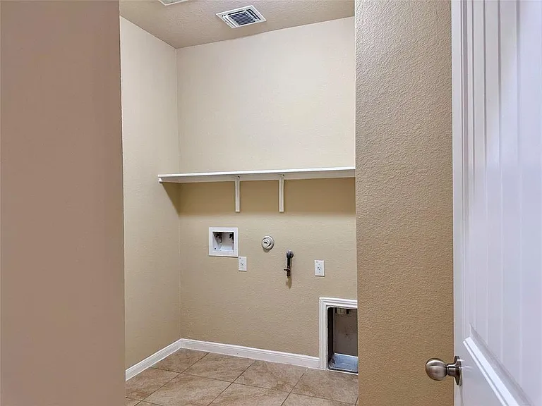 10211 Fulton Ave — Photo 14