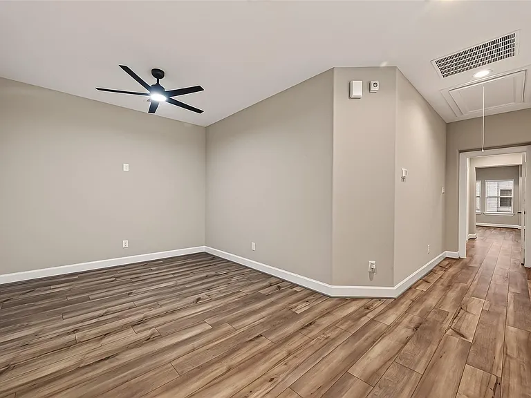 4309 Dickson St #B — Photo 23
