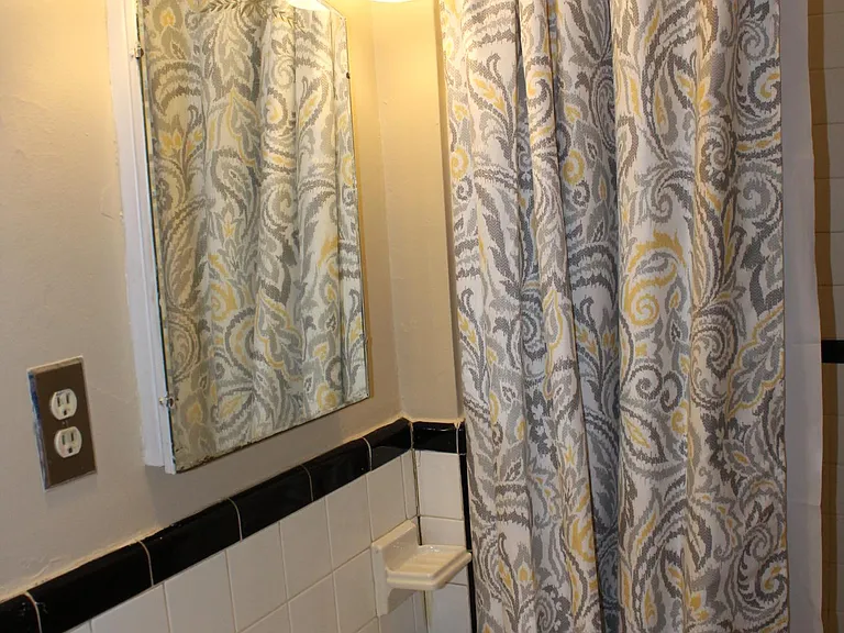 423 Wallace Ave #1 — Photo 23
