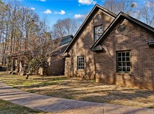 877 McKee Rd, Waverly, GA 31565