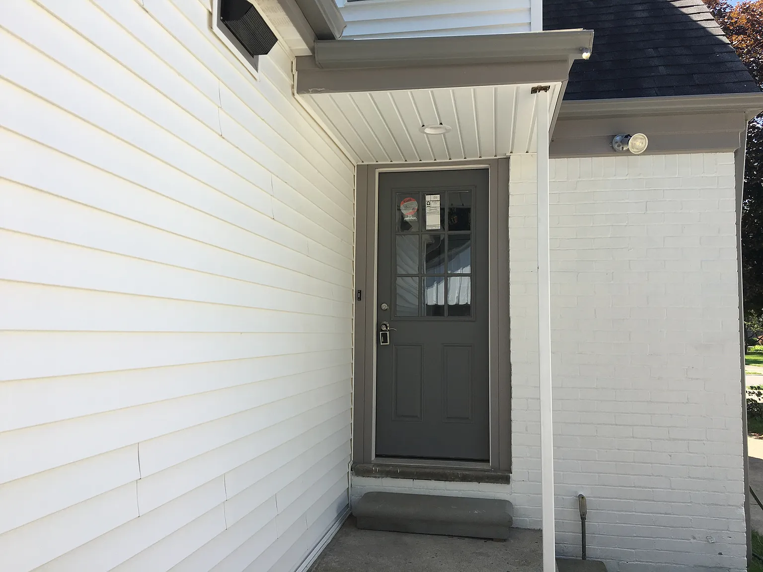 3 bed, 2.5 bath, 1410 sqft, $3,200 — Photo 3