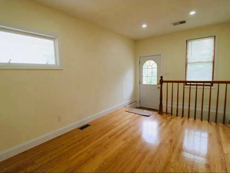 18 Adams Ter — Photo 2