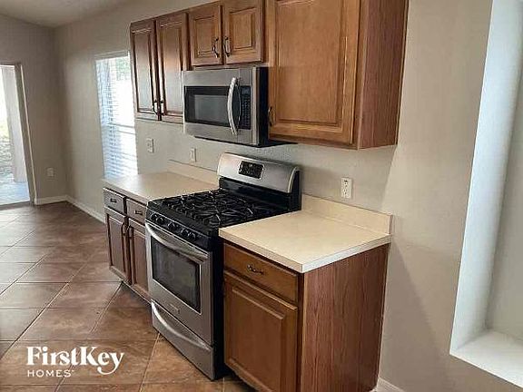 5th image of 232 Ronaldale Ave