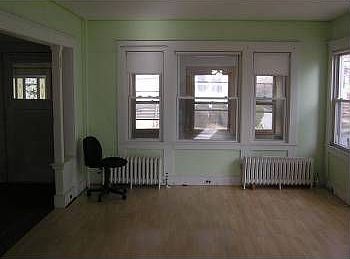3rd image of 20 Ashwood Ter