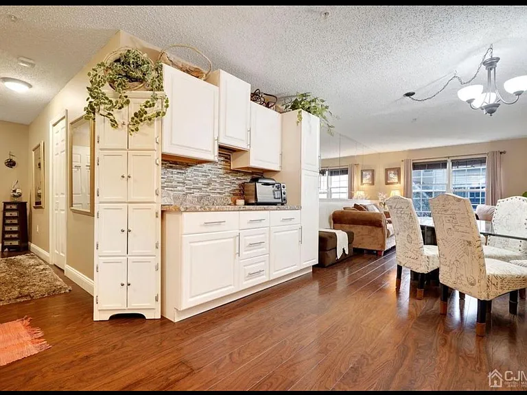 46 Prestwick Way — Photo 20